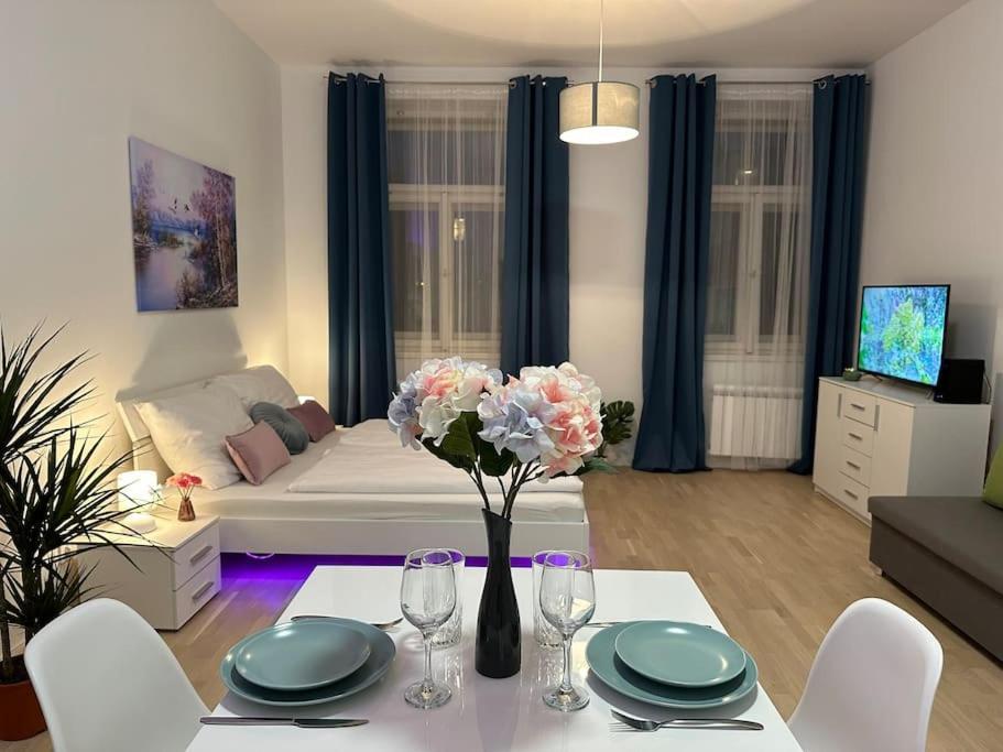 Romantic Apartment In The Center Of Praga Exterior foto