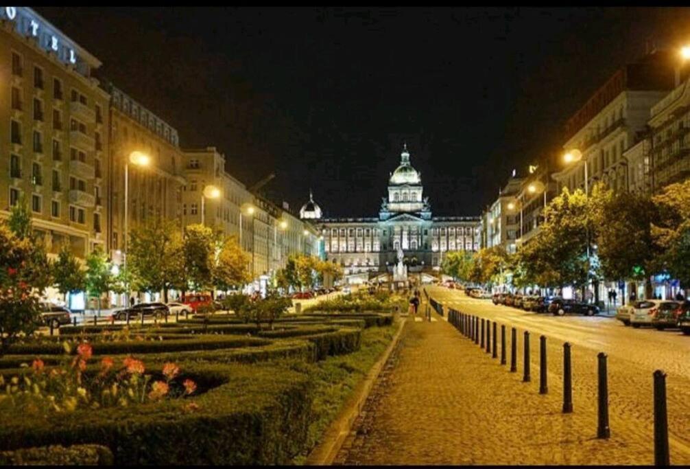 Romantic Apartment In The Center Of Praga Exterior foto