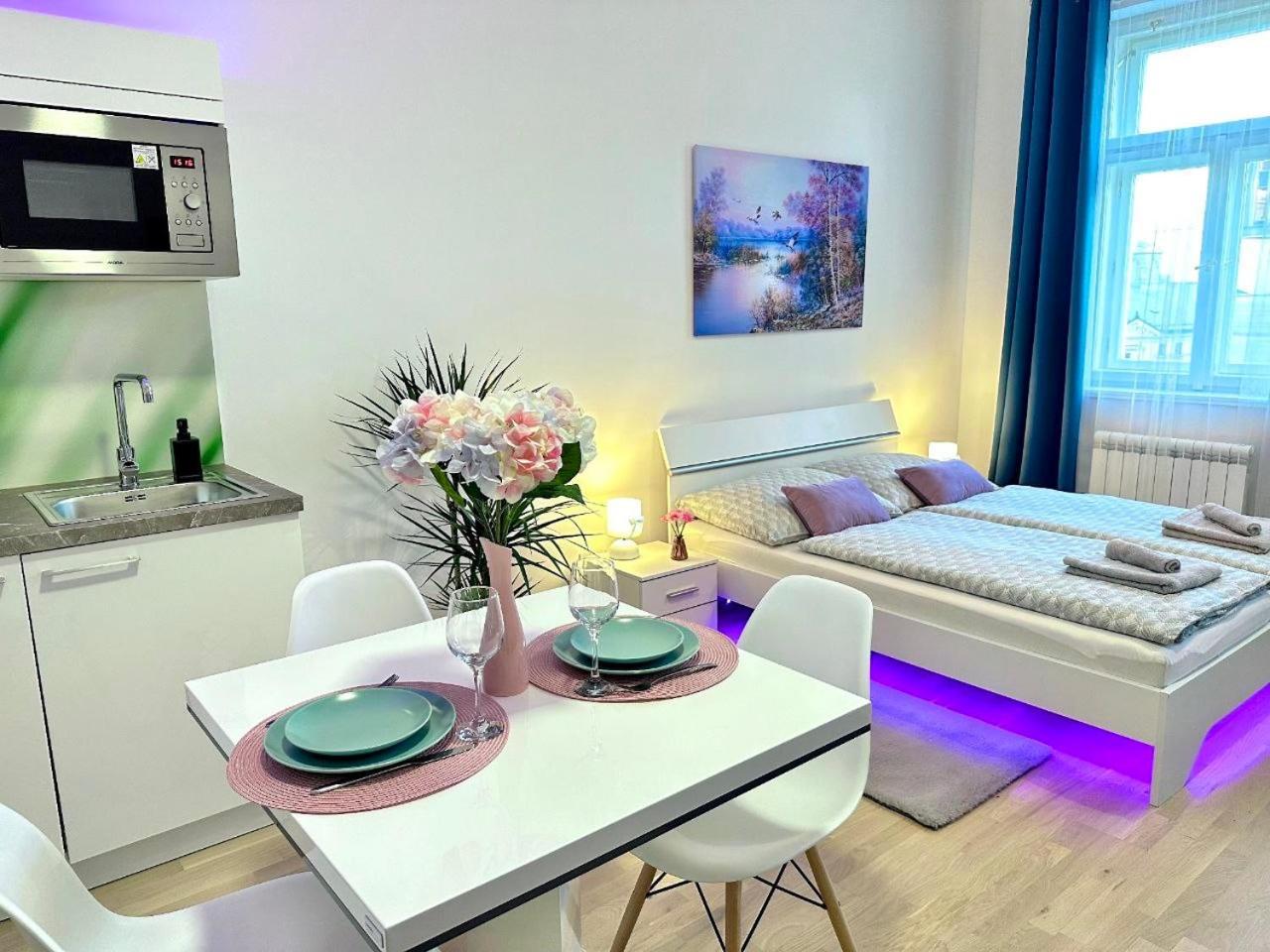 Romantic Apartment In The Center Of Praga Exterior foto